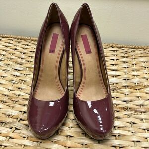 New Zilla purple patent leather heels